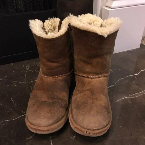 Bailey Bow Ugg Boots - Size 5 - Picture 1 of 8